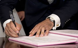 新湖期货与人保财险大连分公司签署战略合作协议