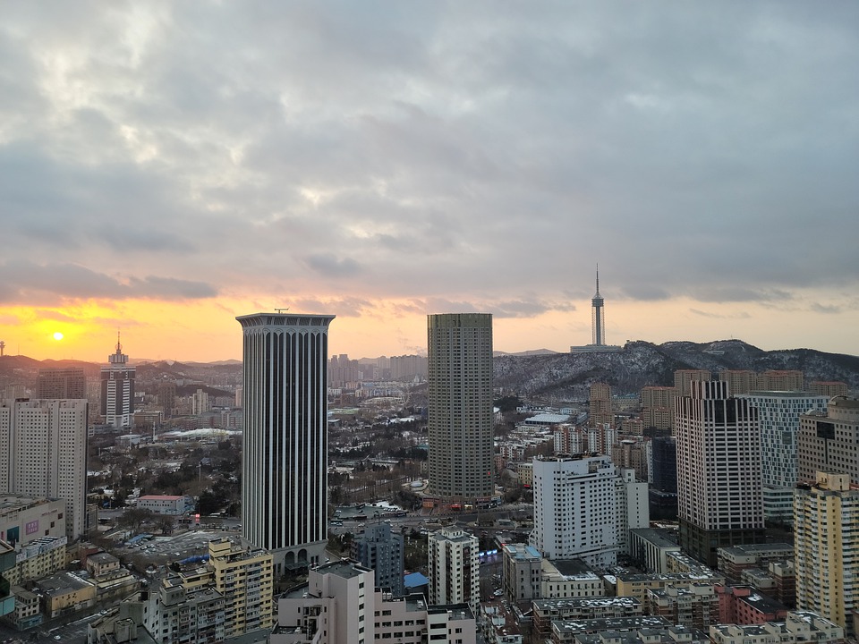 守牢防范市场风险底线 护航高质量发展